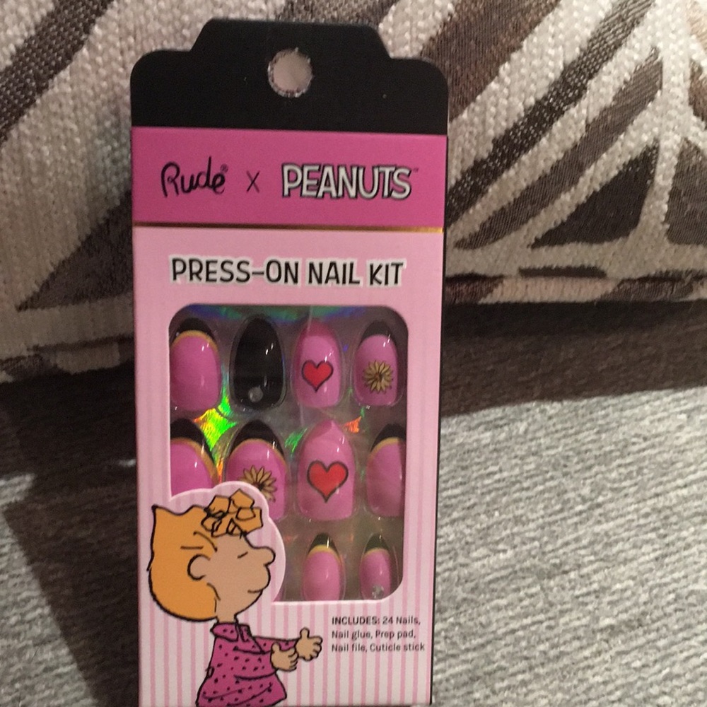 Peanuts Press-On Nail Kit by Rude Cosmetics NEW - Sally